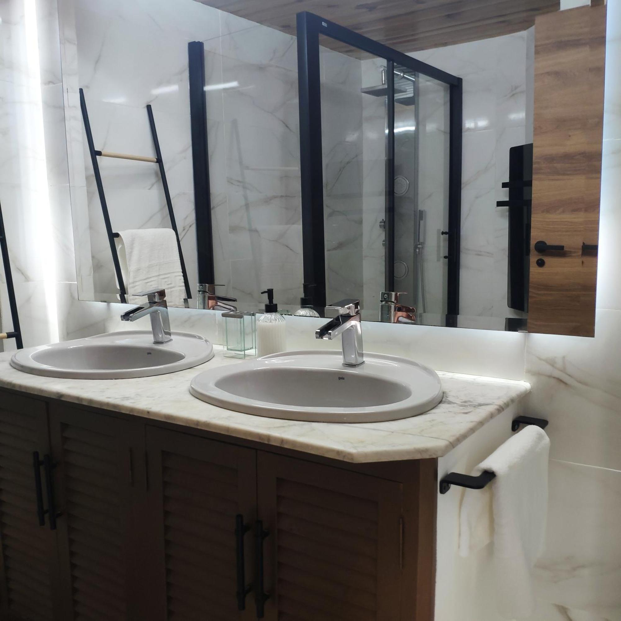 Luxury Jacuzzi Home & Terraces Малага Экстерьер фото